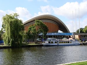 Kongresshalle, Haus der Kulturen der Welt, Maison des Cultures du Monde