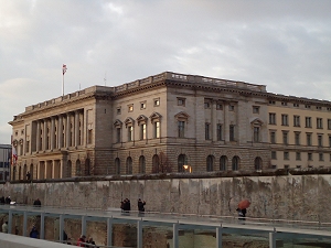 Die Mauer an der Geschichtsmeile Niederkirchnerstraße, le Mur de la Honte le long de l'artère historique de la Niederkirchnerstraße