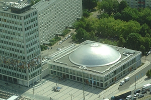 Haus des Lehrers und Kongresshalle am Alexanderplatz, la Maison de l'enseignant et le Centre de Congrés de Berlin