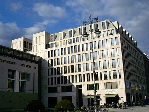 Geschäfts- und Wohnhaus Pariser Platz 4a, l'Immeuble d'habitation et de bureaux du n°4a de la Pariser Platz